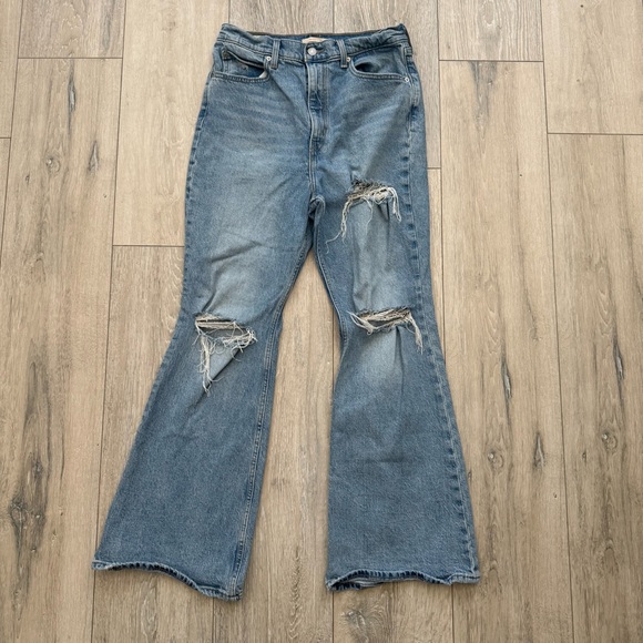 Levi's 70s High Flare Distressed Jean size 29 - Picture 1 of 7